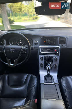 Седан Volvo S60 2016 в 