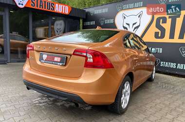 Седан Volvo S60 2012 в 