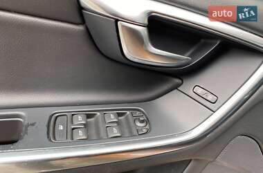 Седан Volvo S60 2012 в 