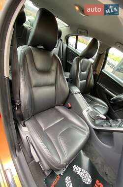 Седан Volvo S60 2012 в 