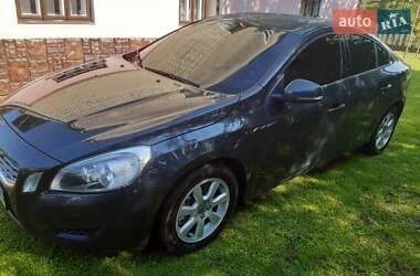 Седан Volvo S60 2012 в 