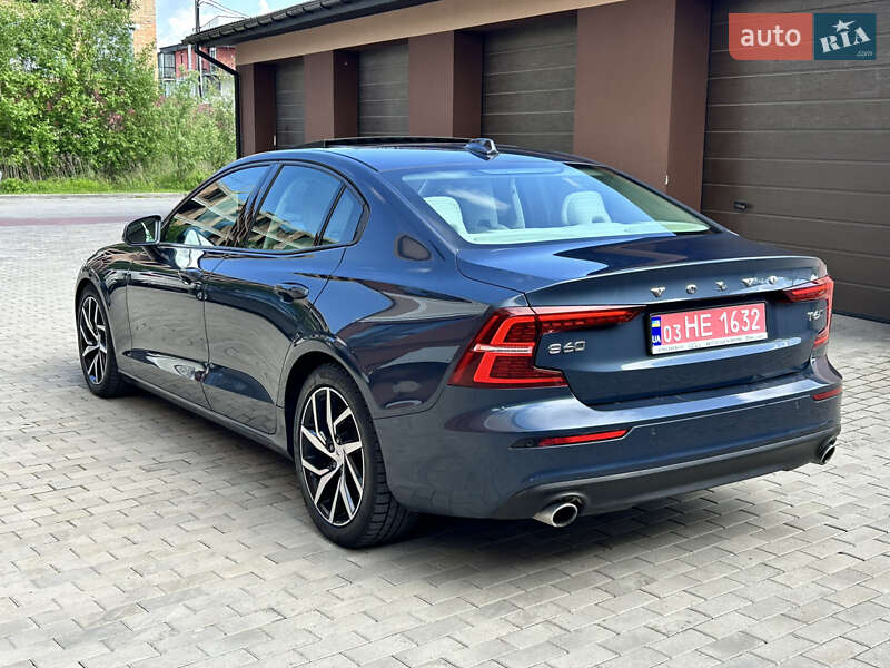 Седан Volvo S60 2019 в Рівному
