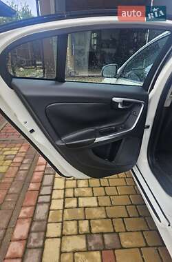 Седан Volvo S60 2014 в 