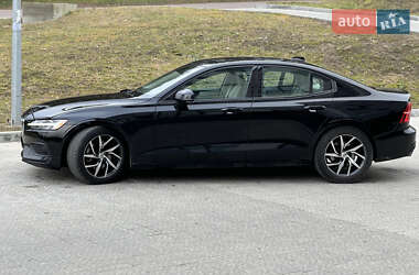 Седан Volvo S60 2019 в 