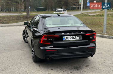 Седан Volvo S60 2019 в 