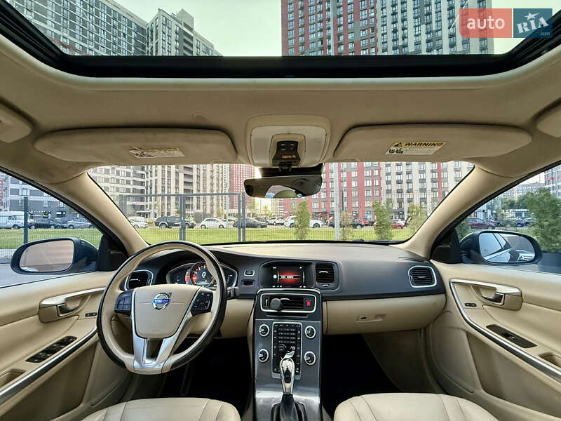 Седан Volvo S60 2014 в Киеве