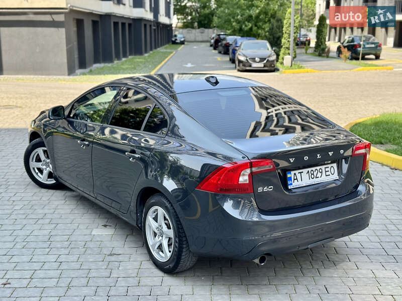 Седан Volvo S60 2014 в Ивано-Франковске