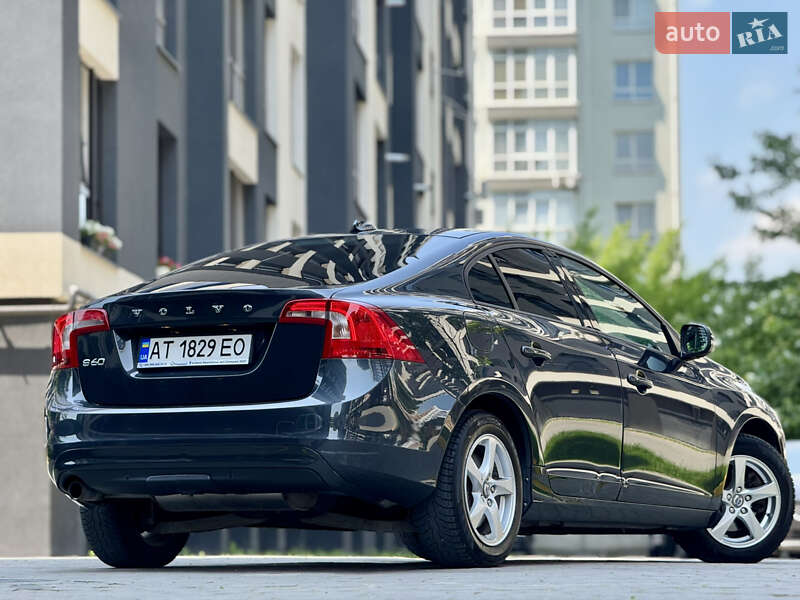 Седан Volvo S60 2014 в Ивано-Франковске