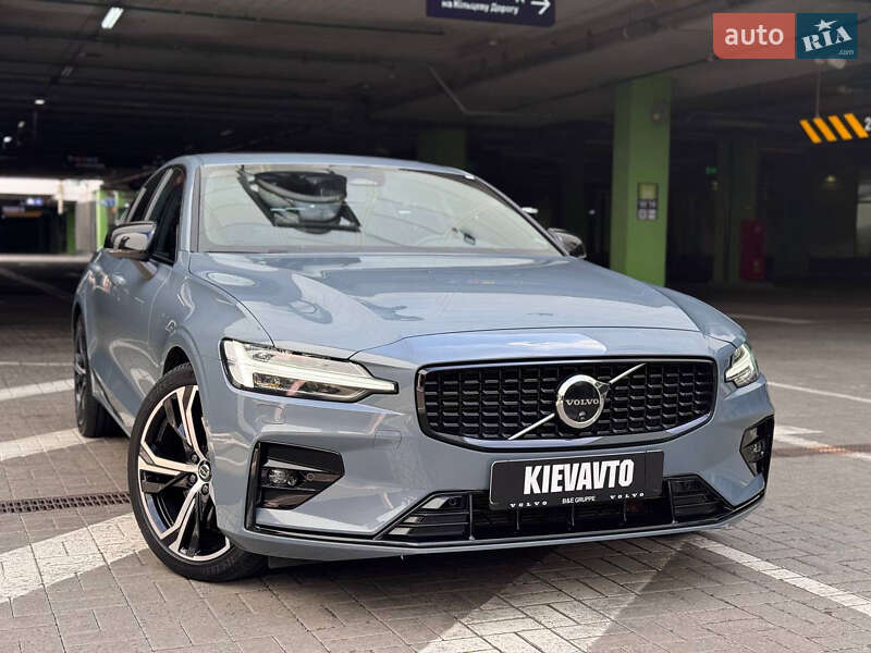 Седан Volvo S60 2023 в Киеве