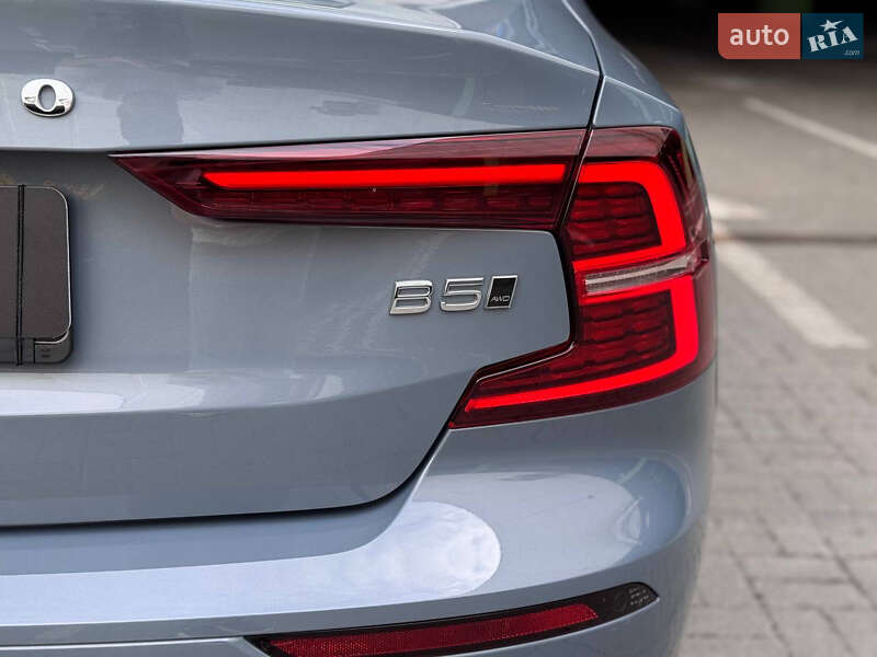 Седан Volvo S60 2023 в Киеве