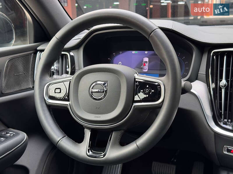 Седан Volvo S60 2023 в Киеве