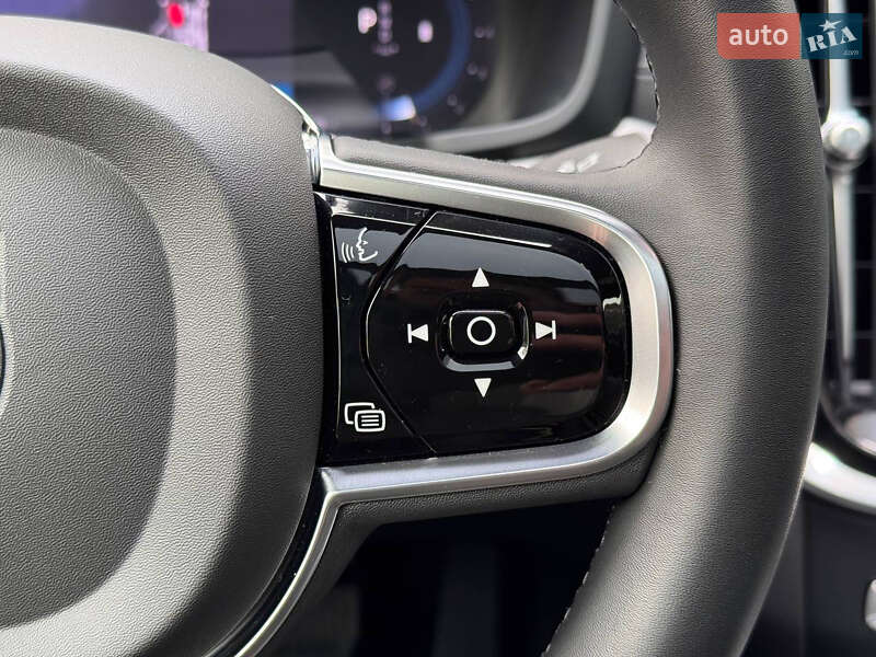 Седан Volvo S60 2023 в Киеве