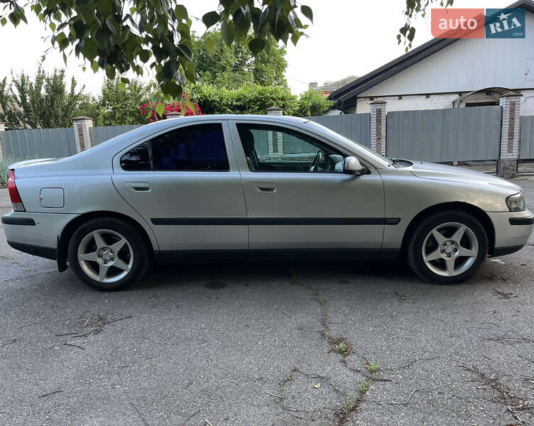 Седан Volvo S60 2002 в Переяславі