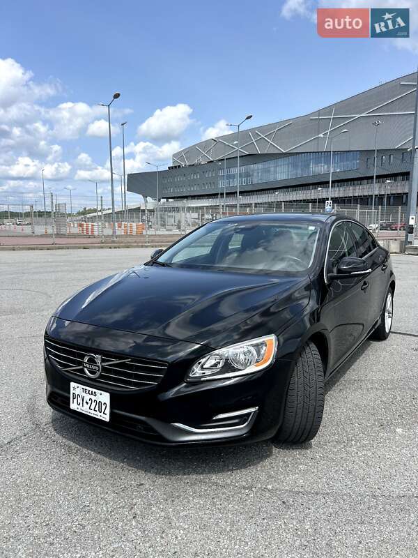 Седан Volvo S60 2014 в Львові
