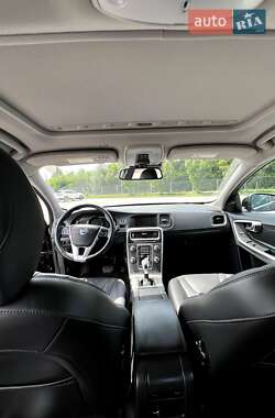 Седан Volvo S60 2014 в 