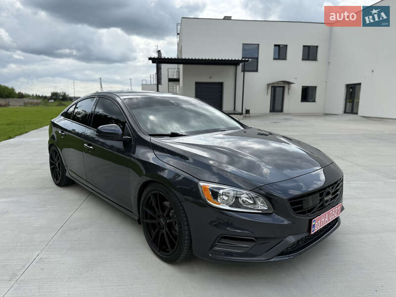 Седан Volvo S60 2015 в Львове