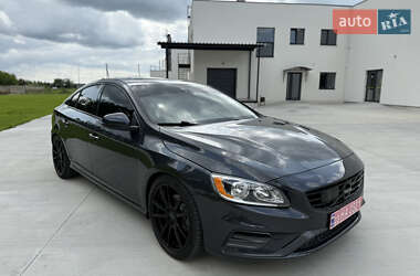 Седан Volvo S60 2015 в 