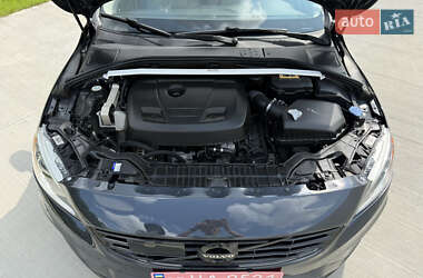 Седан Volvo S60 2015 в 