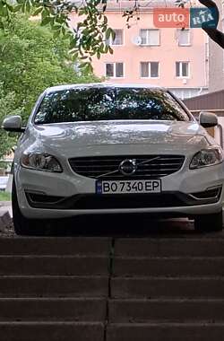 Седан Volvo S60 2013 в 