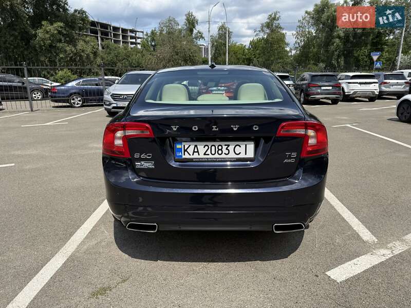 Седан Volvo S60 2015 в Києві