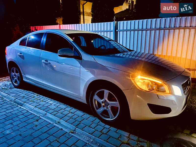 Седан Volvo S60 2011 в Виннице