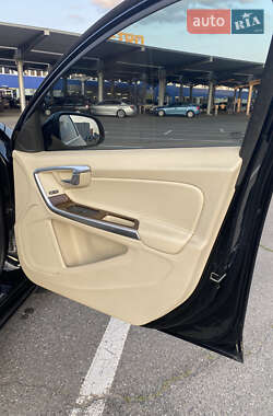 Седан Volvo S60 2012 в 