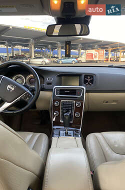 Седан Volvo S60 2012 в 