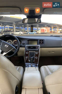 Седан Volvo S60 2012 в 