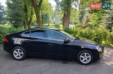 Седан Volvo S60 2015 в 