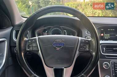 Седан Volvo S60 2015 в 