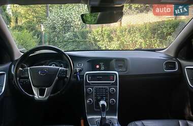 Седан Volvo S60 2015 в 
