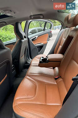 Седан Volvo S60 2012 в 