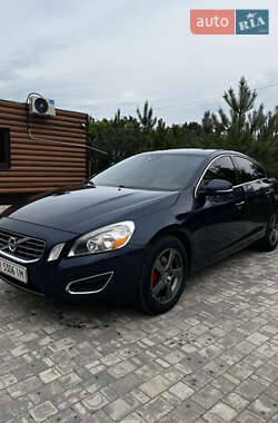 Седан Volvo S60 2011 в Белогородке