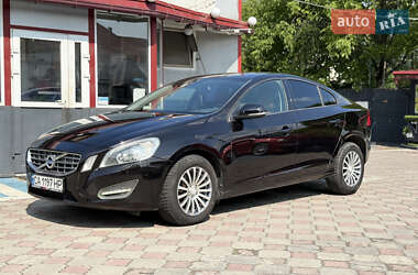 Седан Volvo S60 2012 в 