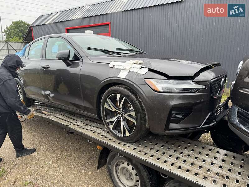 Седан Volvo S60 2024 в Киеве