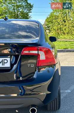 Седан Volvo S60 2012 в 