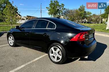 Седан Volvo S60 2012 в 