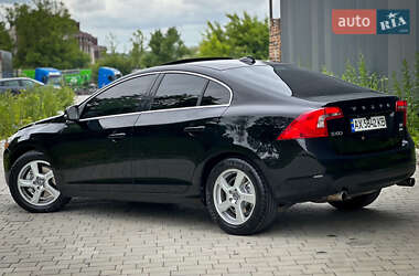 Седан Volvo S60 2013 в 