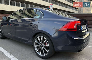 Седан Volvo S60 2014 в 