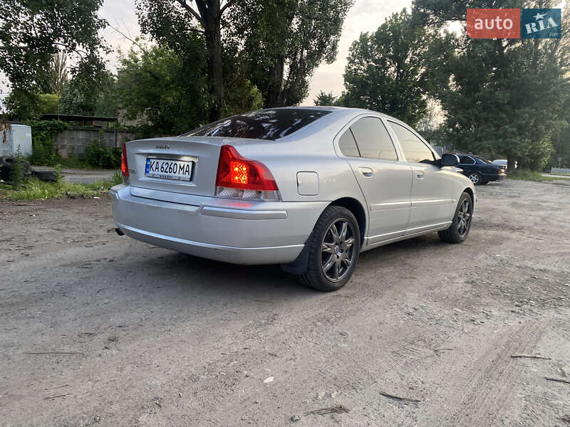Седан Volvo S60 2005 в Киеве