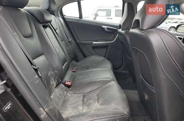 Седан Volvo S60 2017 в 