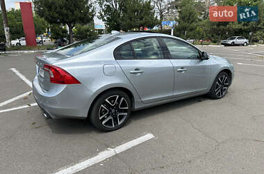 Седан Volvo S60 2017 в 