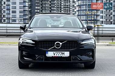 Седан Volvo S60 2021 в 