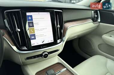 Седан Volvo S60 2021 в 