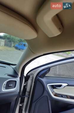 Седан Volvo S60 2016 в 