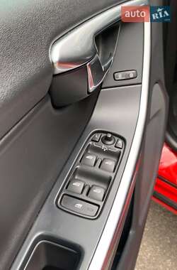 Седан Volvo S60 2012 в 