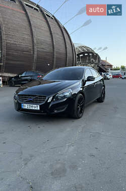 Седан Volvo S60 2010 в 