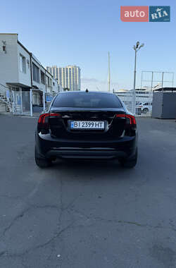 Седан Volvo S60 2010 в 