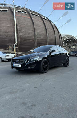Седан Volvo S60 2010 в 