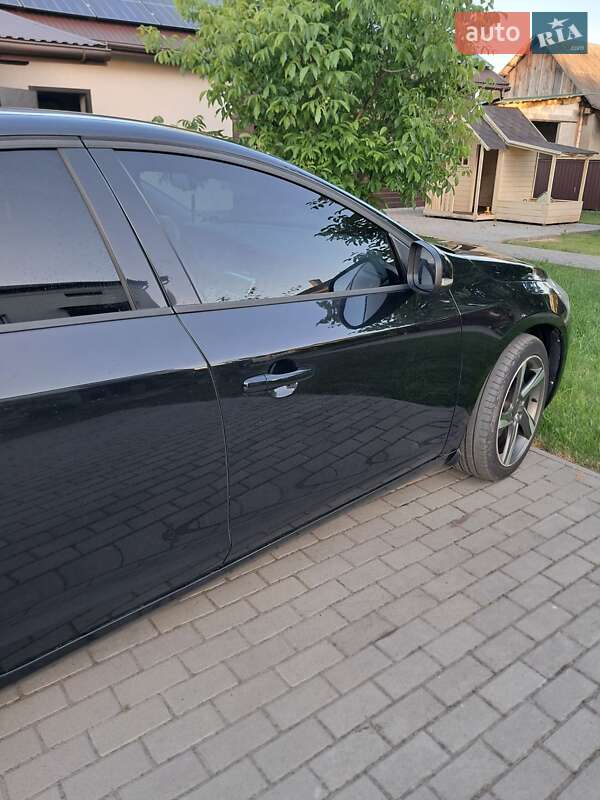 Седан Volvo S60 2012 в Львове